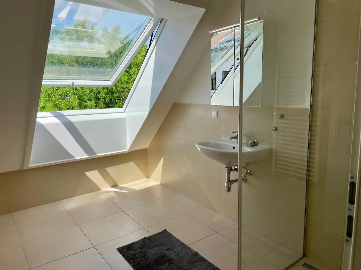 2 Bedroom Central Long-Term Apartment With Free Parking Vienna Austria