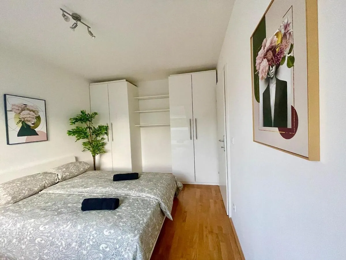 2 Bedroom Central Long-Term Apartment With Free Parking Vienna Austria