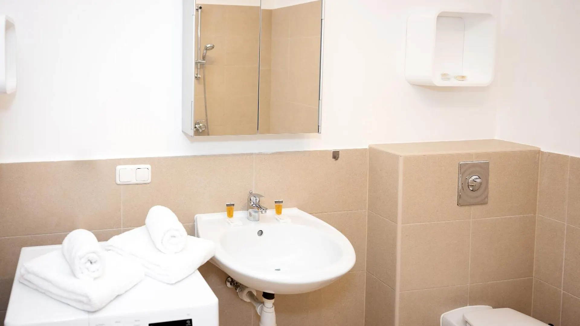 2 Bedroom Central Long-Term Apartment With Free Parking Vienna