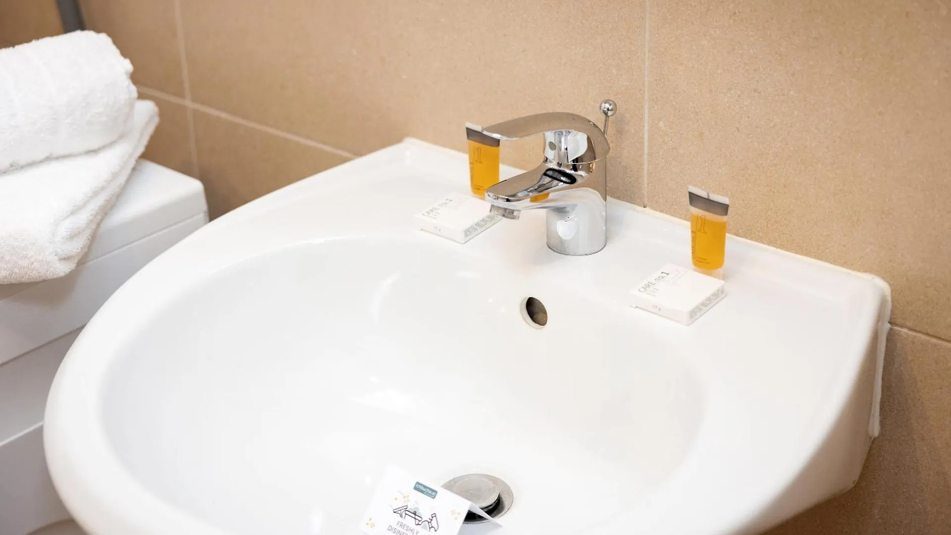 2 Bedroom Central Long-Term Apartment With Free Parking Vienna 0*,  Austria