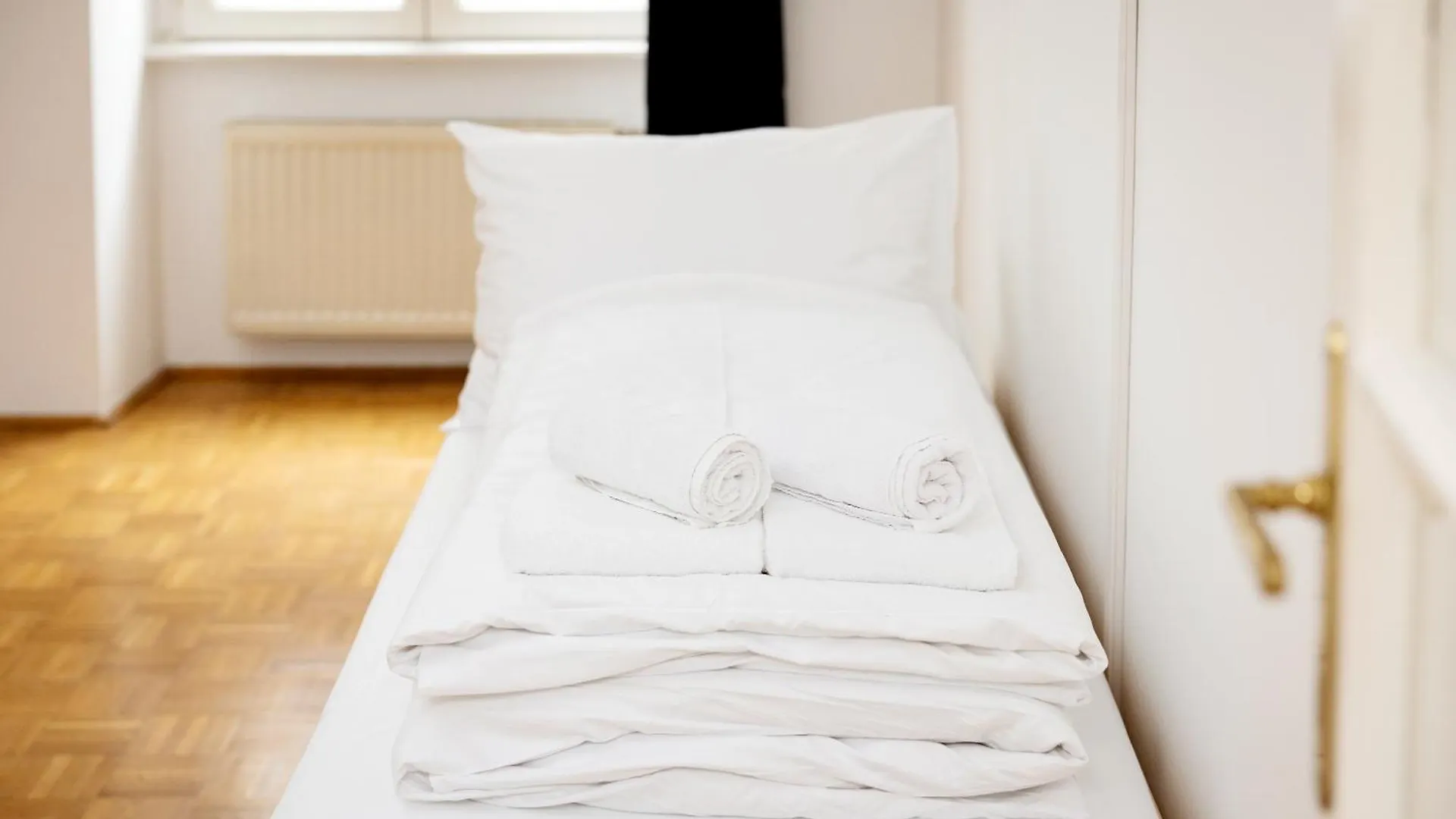 2 Bedroom Central Long-Term Apartment With Free Parking Vienna 0*,  Austria