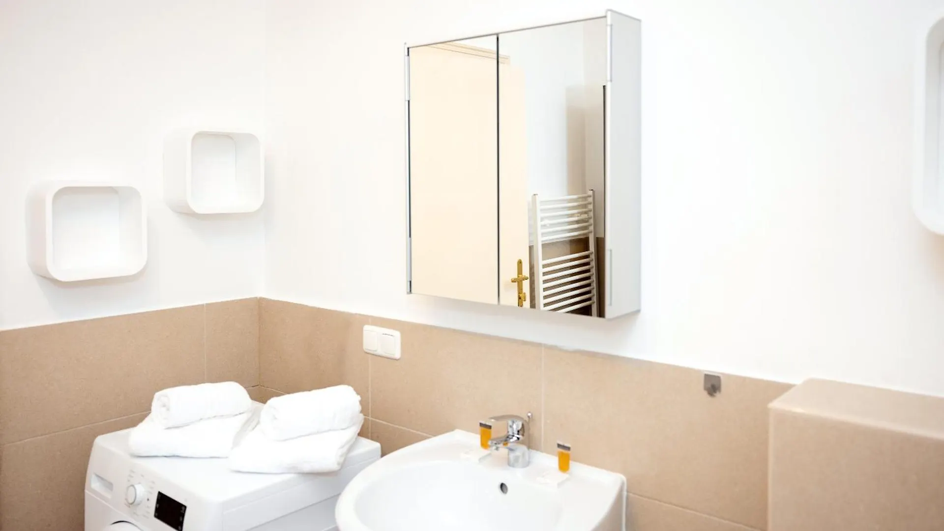 2 Bedroom Central Long-Term Apartment With Free Parking Vienna