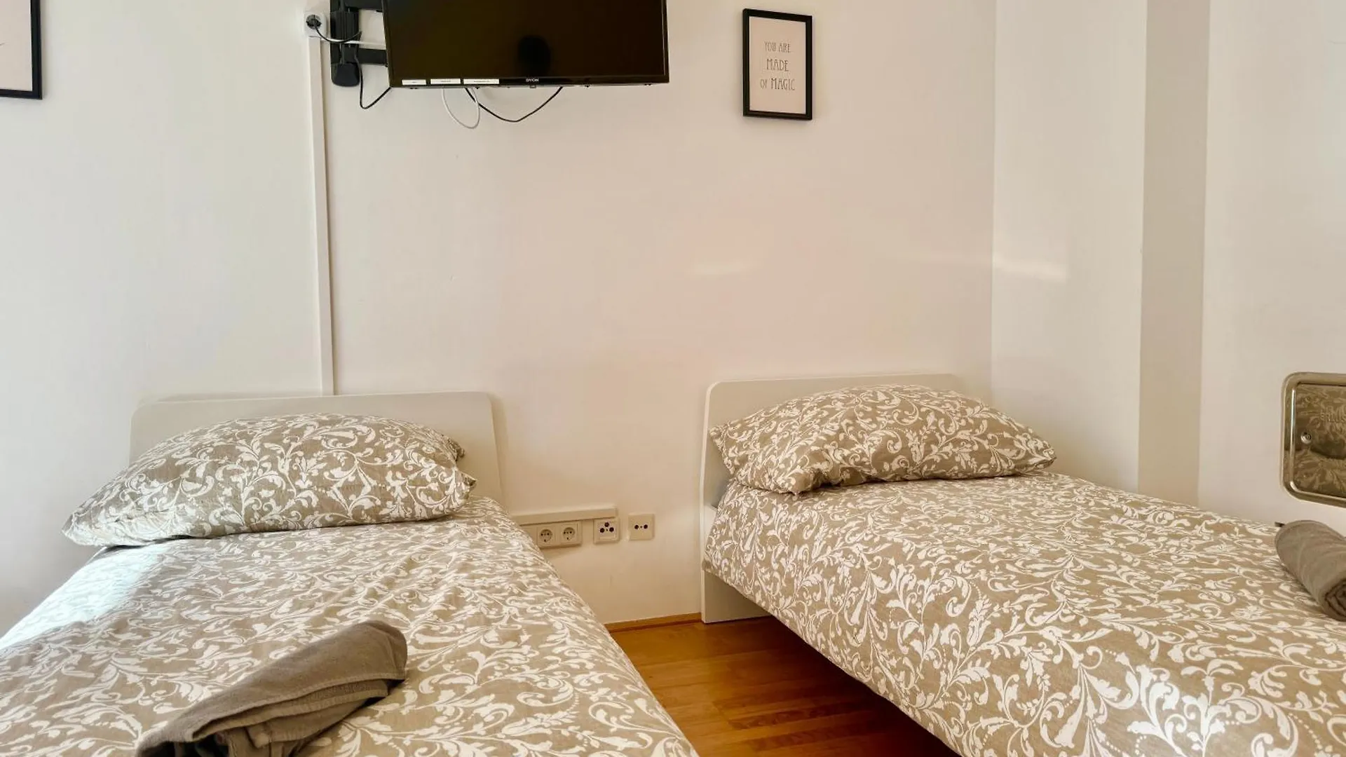 2 Bedroom Central Long-Term Apartment With Free Parking Vienna Austria