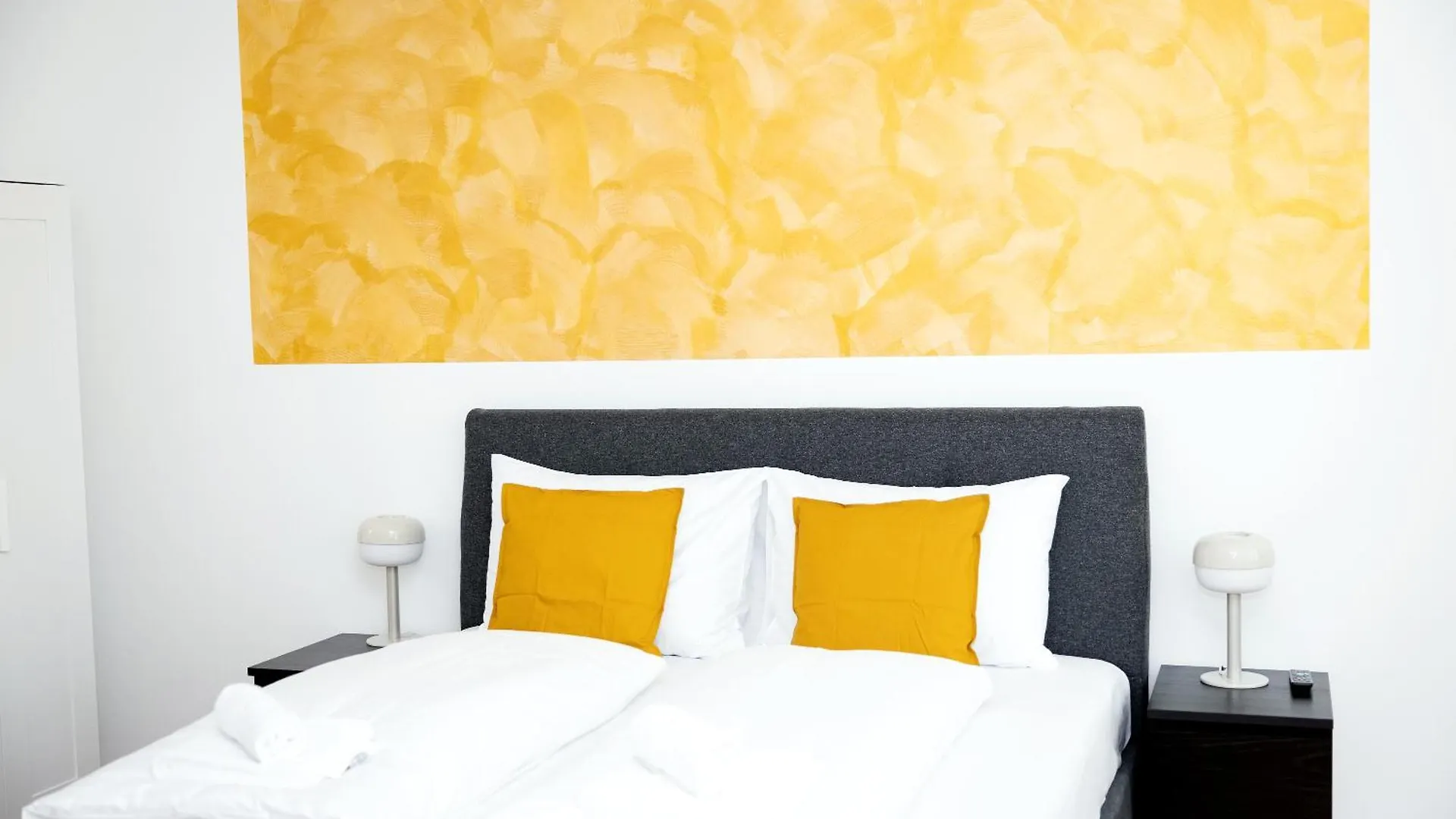 2 Bedroom Central Long-Term Apartment With Free Parking Vídeň