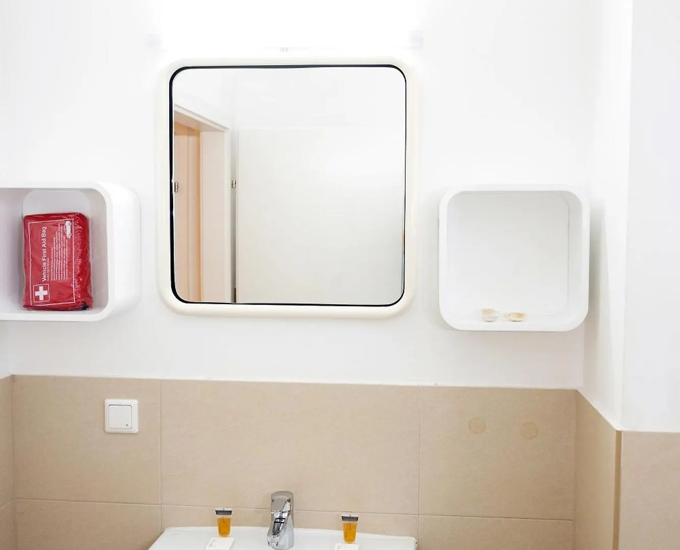 2 Bedroom Central Long-Term Apartment With Free Parking Vídeň